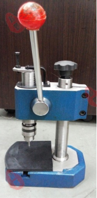 Desktop Hole Puncher for PDMS Chips